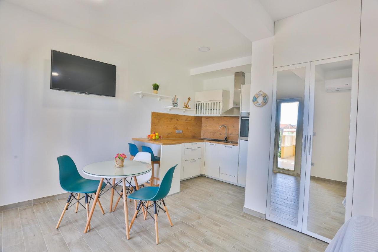 Apartments Maris Kaštela Екстериор снимка