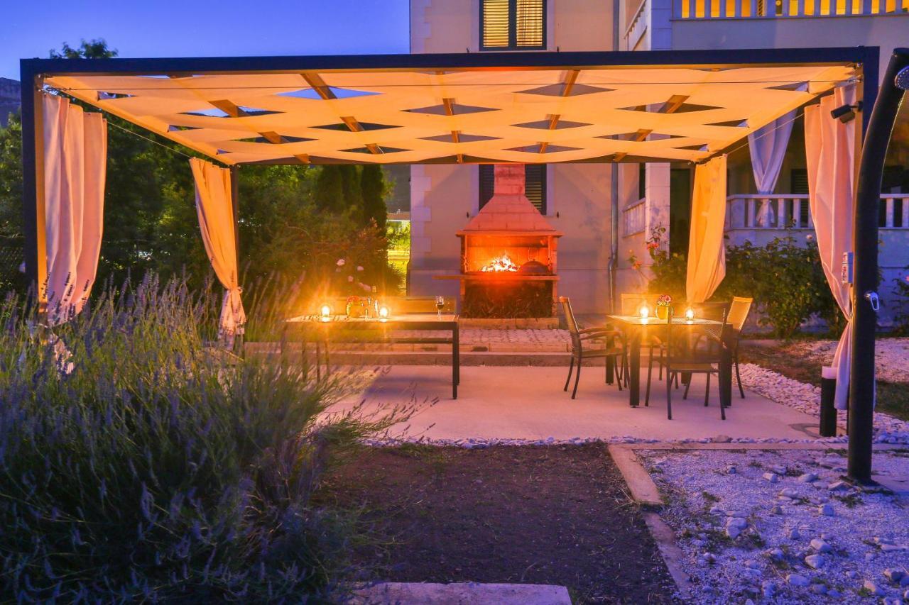 Apartments Maris Kaštela Екстериор снимка