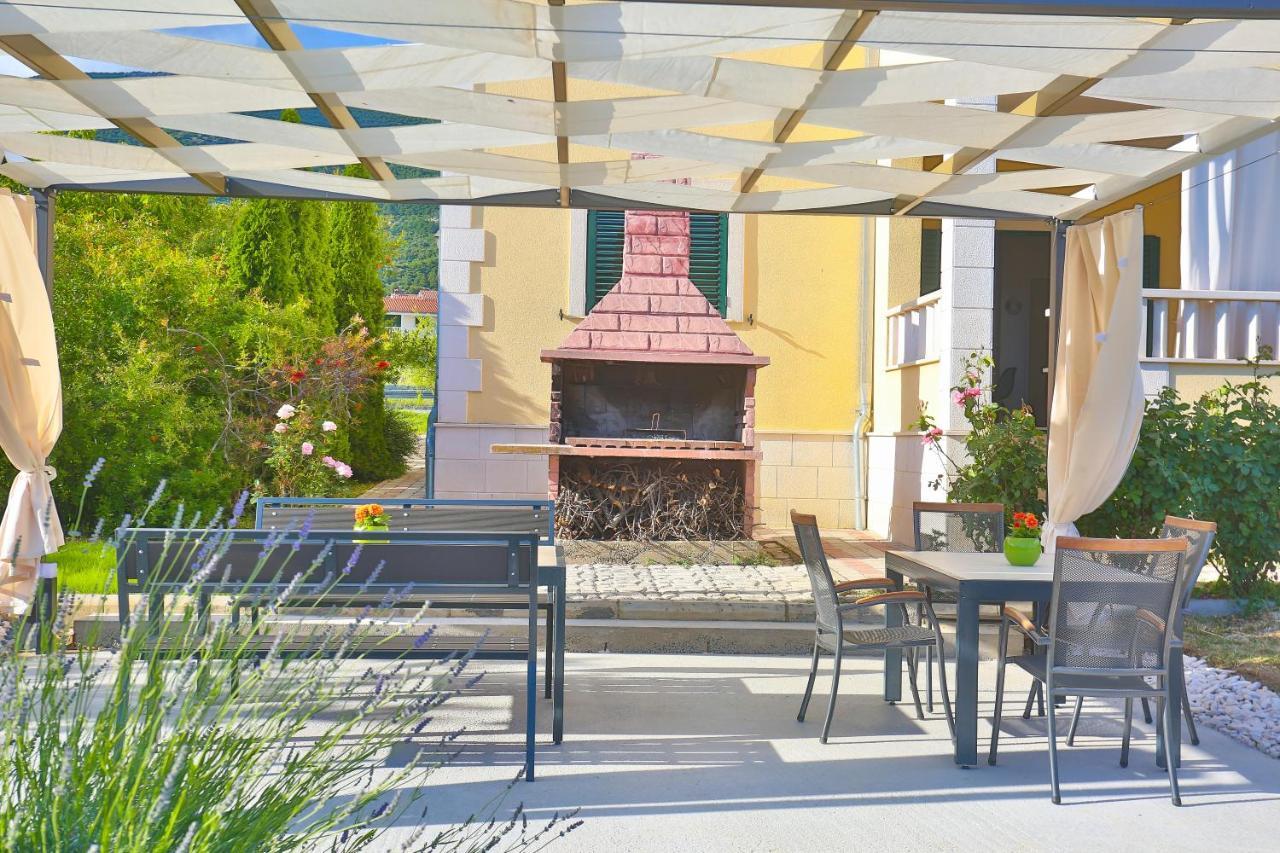Apartments Maris Kaštela Екстериор снимка
